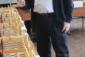 Сеанс одновременной игры международного мастера Алексея Романова (+18=1-0) в естественно-математическом лицее. 