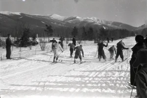 Старт лыжных соревнований (Южно-Сахалинск, 1950-е годы)