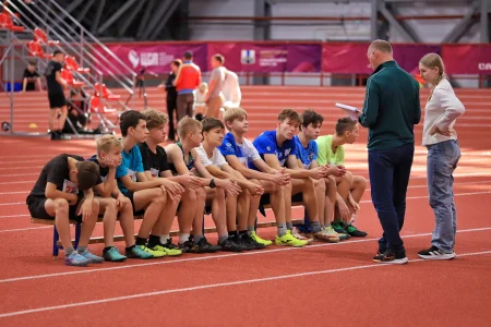 Островные легкоатлеты состязались в беге, прыжках и толкании ядра