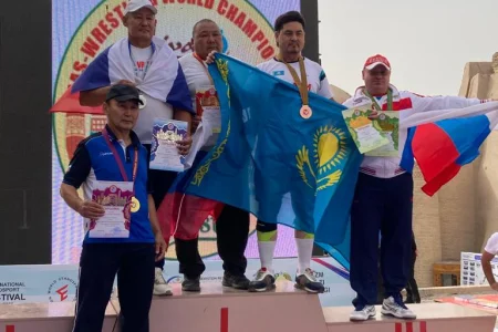 Евгений Борозна взял бронзу на чемпионате мира по мас-рестлингу