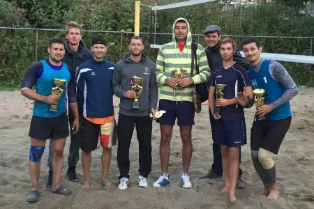 В Корсакове определили чемпионов области по пляжному волейболу