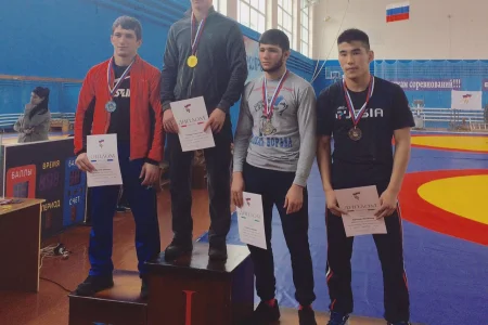 Сахалинские борцы завоевали две медали Всероссийского первенства ОГФСО «Юность России»
