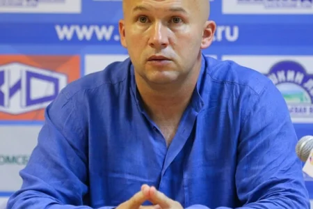 При рекордном количестве зрителей «Сахалин» одержал победу и возглавил турнирную таблицу