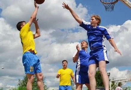 Турнир по стритболу в Корсакове выиграли «Чемпионы»