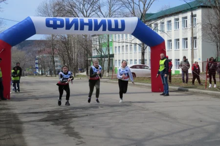 Эстафета, волейбол и дартс: праздничная программа в Александровске-Сахалинском