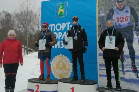 Лыжники Смирных посвятили соревнования памяти тренера