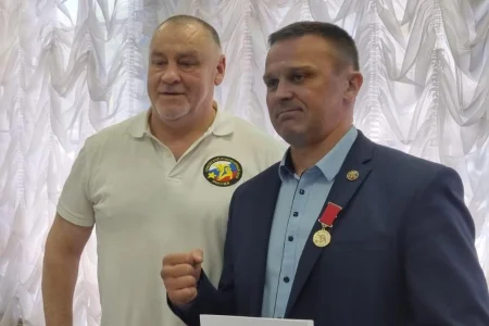 Евгений Пряхин удостоился медали «За заслуги в развитии армейского рукопашного боя»