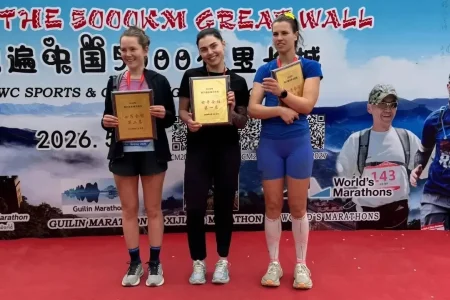 Наталья Кочеткова выиграла женский забег 25-й марафона на Великой Китайской стене
