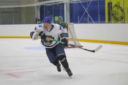 На Сахалине познакомились с хоккеем 3х3