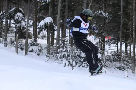 На Сахалине определили лучших акробатических сноубордистов