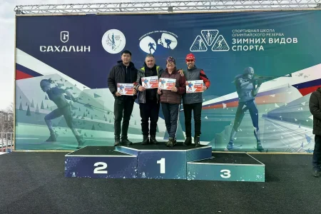 Юные сахалинцы завершили сезон проекта «Лыжи в школу» эстафетой