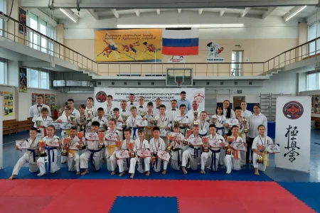 Свыше 100 киокушинов разыграли медали региональных состязаний
