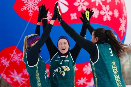 Двадцать команд стремятся на подиум этапа Кубка России по снежному волейболу