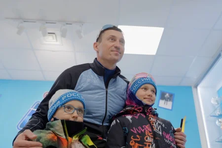Александр Легков поделился секретами успеха с сахалинцами