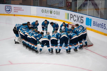 «Сахалин» нанес четыре поражения хоккеисткам из Китая