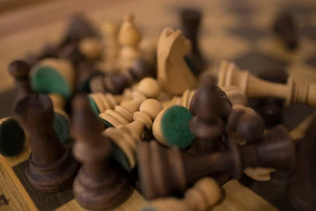 Акылбек Кадыров оформил золотой «хет-трик» ветеранского первенства области