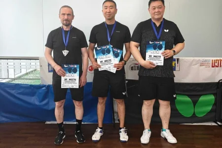 Сахалинские теннисисты борются за награды областного чемпионата
