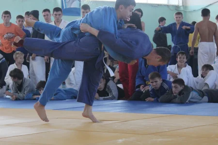 Сахалинские дзюдоисты боролись за путевки на первенство ДФО