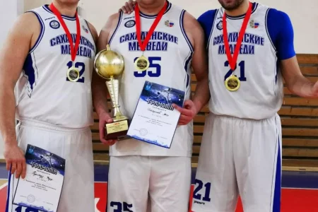 Впервые в истории «Сахалинские медведи» выиграли открытый чемпионат Южно-Сахалинска