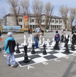 Баталии гигантскими фигурами 