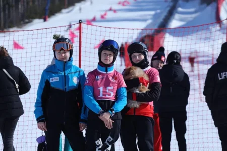 Сахалинские сноубордисты определили быстрейших в параллельном слаломе