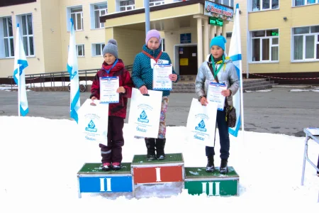 Островные школьники вышли на «Снежную тропу»