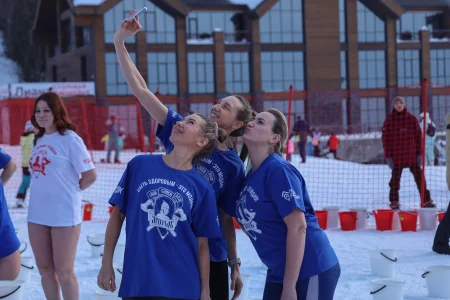 Более 100 сахалинцев присоединились к международной акции по обливанию холодной водой