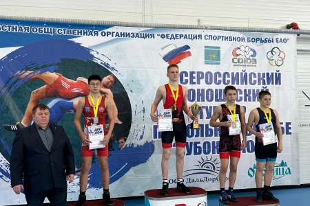Сахалинские борцы произвели фурор в Биробиджане, завоевав свыше 20 медалей