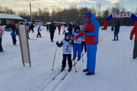 В Смирных отметили День снега