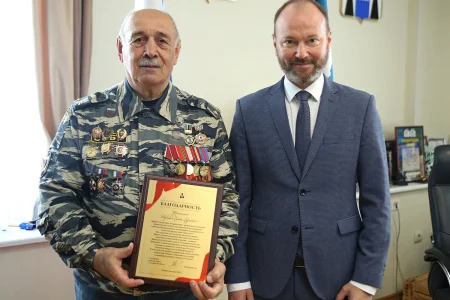 Самвела Абрамяна поздравили с 70-летием