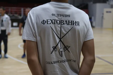 Именитые фехтовальщики проводят мастер-классы для сахалинских спортсменов