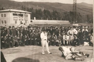 Показательные выступления по самбо. Стадион в городском парке, начало 1970-х годов. 