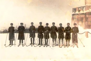 Занятия лыжными гонками, офицеры, Южно-Сахалинск, 1947 год