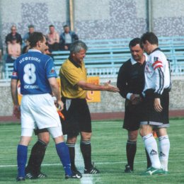 Перед началом матча \"Портовик\" - \"Нефтяник\", 2001 год.
