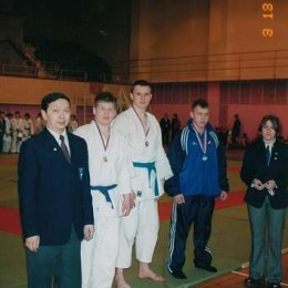 Призеры в весовой категории свыше 90 кг. В центре - чемпион Никита Щербаков, г.Южно-Сахалинск.
Первенство Дальневосточного Федерального округа по дзюдо
г.Владивосток
12-13 марта 2004