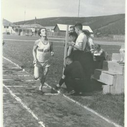 Легкоатлетические соревнования на стадионе "ДОСА" в Южно-Сахалинске, 1960-е годы