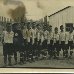 Одна из футбольных команд Охи, 1950е- годы