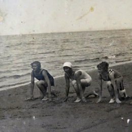 Старт легкоатлетического забега на берегу Татарского пролива (Александровск, 1934 год)