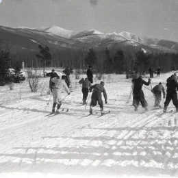 Старт лыжных соревнований (Южно-Сахалинск, 1950-е годы)