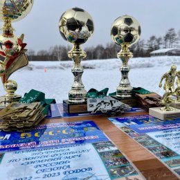 «Арсенал» выиграл турнир по зимнему футболу в Тымовске