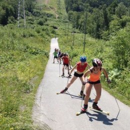 Воспитанники СДЮСШОР ЗВС готовят лыжи летом