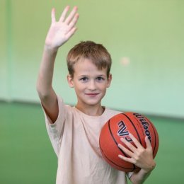 В «СШ по волейболу» учат и баскетболу