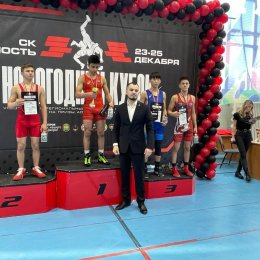 Сахалинские борцы вольного стиля завоевали восемь медалей на представительном турнире в Благовещенске