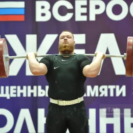 Островные штангисты завоевали семь медалей всероссийских соревнований
