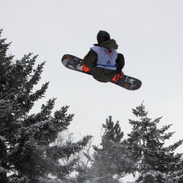 Сахалинские сноубордисты первенствовали в биг-эйре