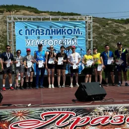 В Углегорске открыли сезон пляжного волейбола