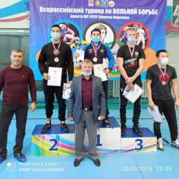 Сахалинские борцы вольного стиля завоевали три медали Всероссийского турнира