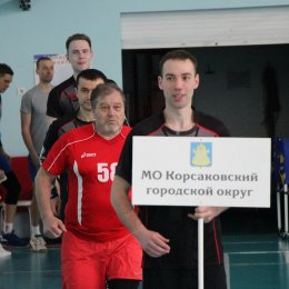 Победителями волейбольного Мемориала Николая Ельченинова стали команды из островной столицы