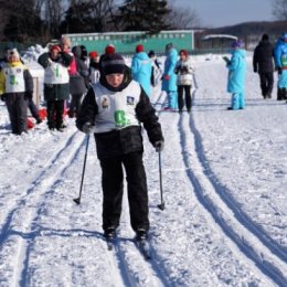Младшеклассники Корсаковского района определили самых быстрых в лыжной эстафете