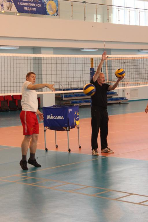 Волейбольная тренировка секции инвалидов по слуху